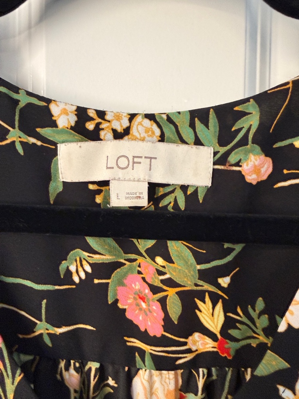 LOFT Black Floral Cap-Sleeve V-Neck Blouse with Pink and Red Flowers - Picture 2 of 2